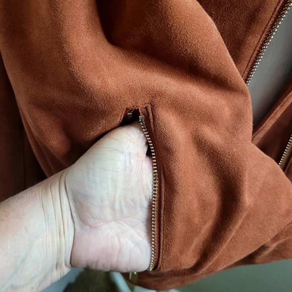 Chicos Rust Faux Leather Full Zip Elongated Jacket Size 12/14 - Picture 4 of 13
